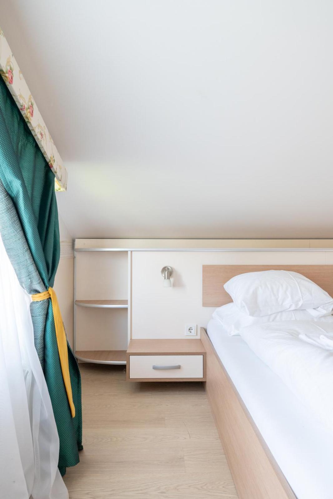 Farawayhomes Aparthotel Near Vienna Airport - Anytime Self Check-In Bruck an der Leitha Exterior photo