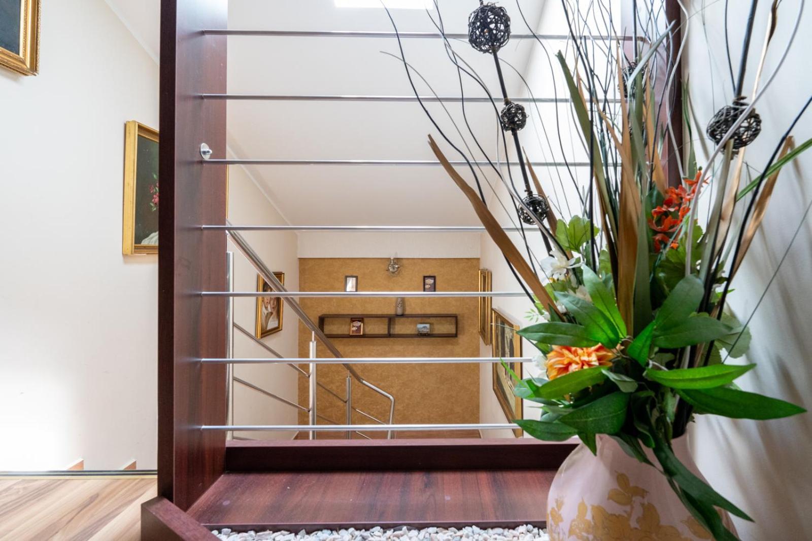 Farawayhomes Aparthotel Near Vienna Airport - Anytime Self Check-In Bruck an der Leitha Exterior photo