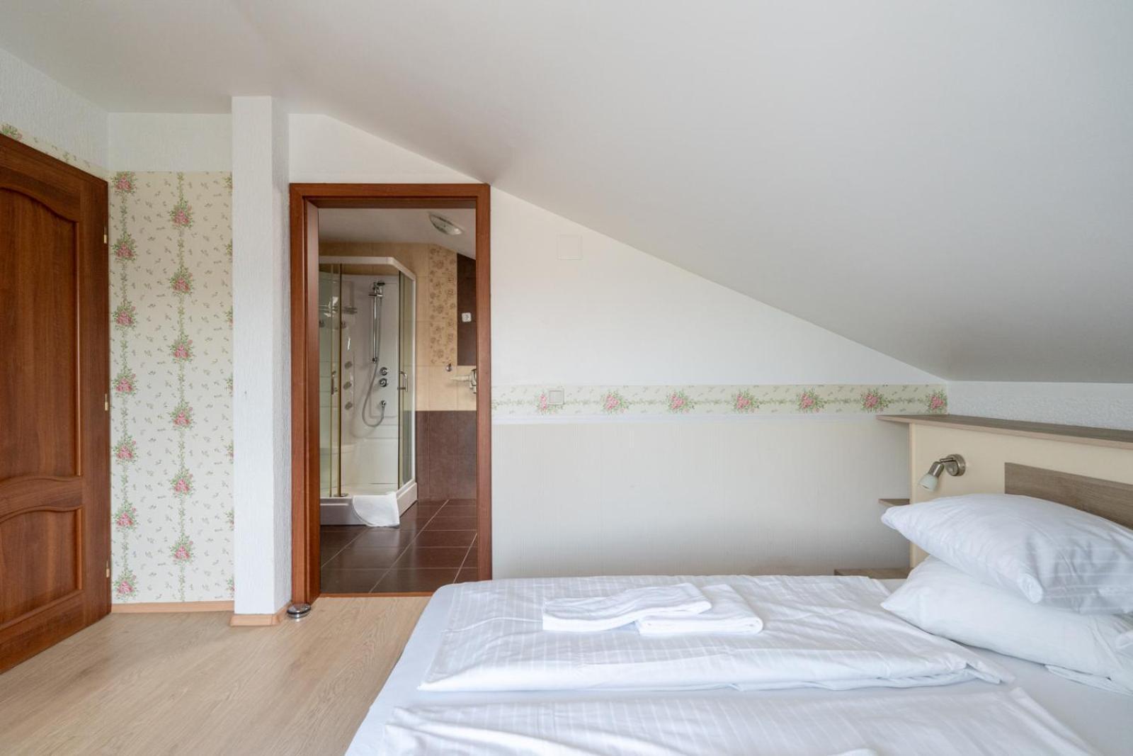 Farawayhomes Aparthotel Near Vienna Airport - Anytime Self Check-In Bruck an der Leitha Exterior photo